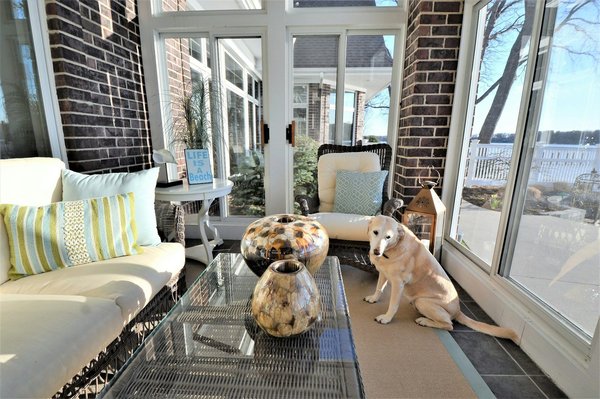 How to Design an Energy-Efficient Sunroom That Can Double as a Greenhouse?